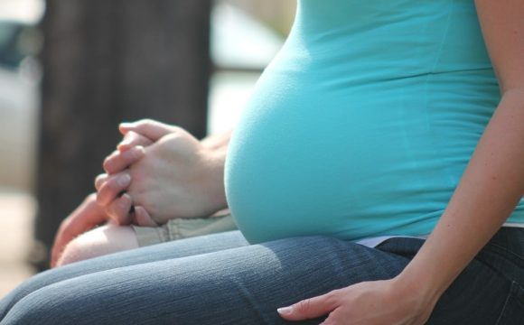 woman-pregnant-belly-beauty-fashion-1d166d-1024 ΕΓΚΥΜΟΣΥΝΗ ΜΕΤΑ ΤΑ 35: Ο Απόλυτος Οδηγός για τον Προγεννητικό Έλεγχο
